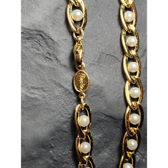Vtg Signed Napier Caged Faux Pearl and Gold Tone Link Chain Classy Necklace - Picture 4 of 8